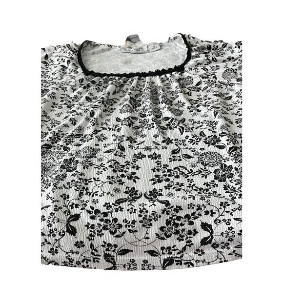 SAG HARBOR SHORT SLV ROUND NECK TUNIC BLOUSE, WOMENS, PM,  BLACK & WHITE FLORAL - Picture 3 of 10